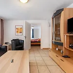 Hus Achtern Diek 아파트 *